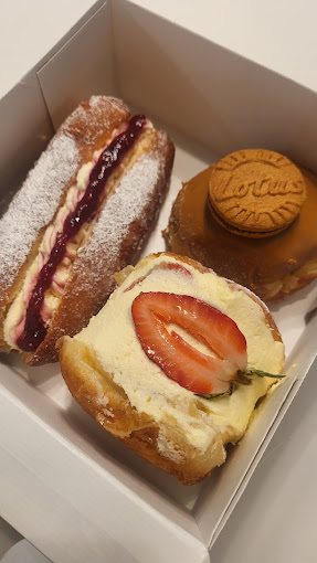 Greedy Cow Bakes photo 10